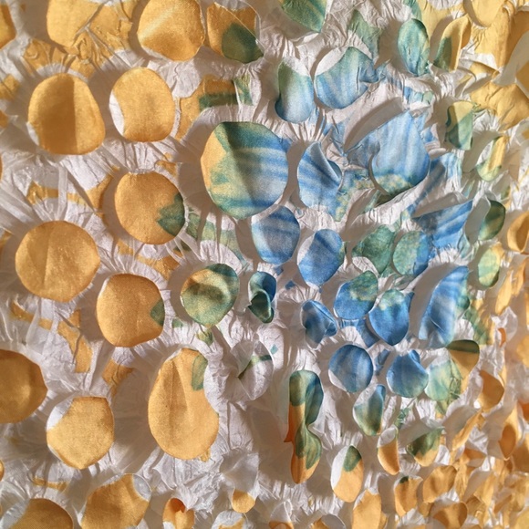 Sleeveless color trend top with fun artistic flare - Picture 6 of 10